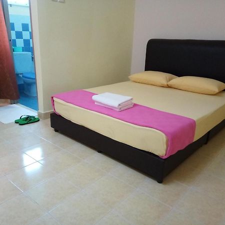 Rose Condo@ Cocobay Beach Resort Port Dickson Bagian luar foto
