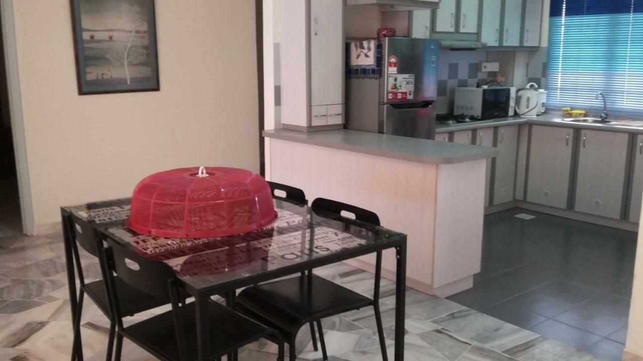 Rose Condo@ Cocobay Beach Resort Port Dickson Bagian luar foto